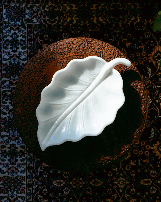 White Makrana Marble Peepal Leaf Bowl