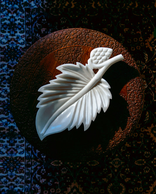 White Makrana Marble Strawberry Leaf Bowl