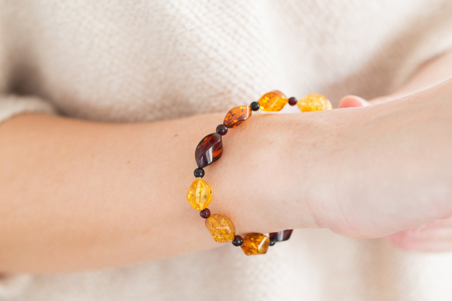 Elegant Multicolour Faceted Amber Bead Bracelet