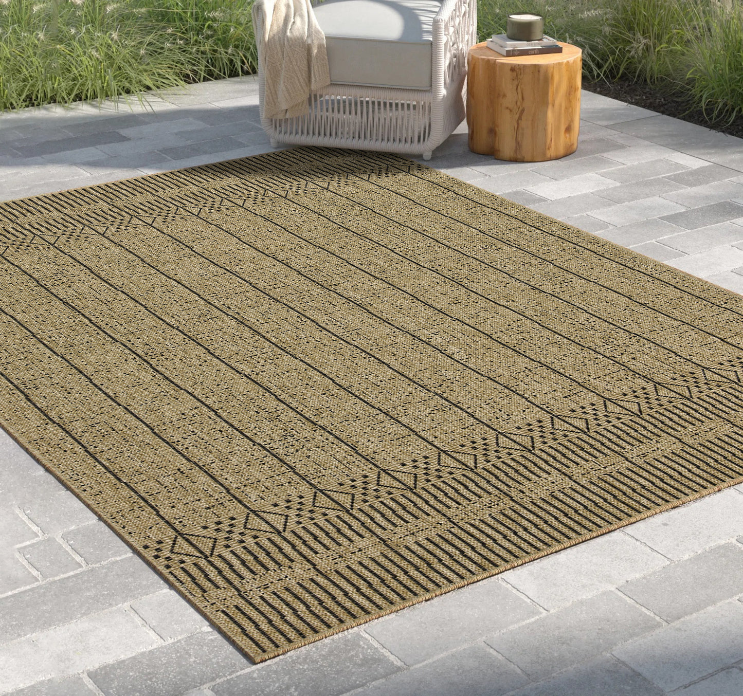 Earth GC_NTL1008 Jute/Black 5 ft. 3 in. x 7 ft. 3 in. Indoor/Outdoor Area Rug