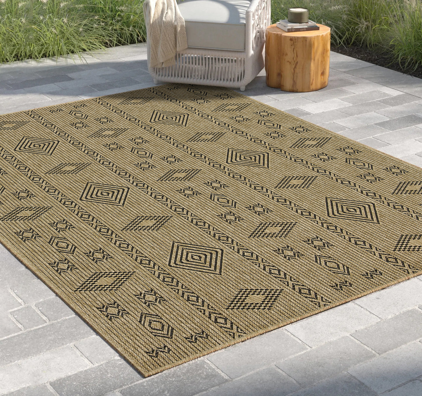 Earth GC_NTL1001 Jute/Black 5 ft. 3 in. x 7 ft. 3 in. Indoor/Outdoor Area Rug