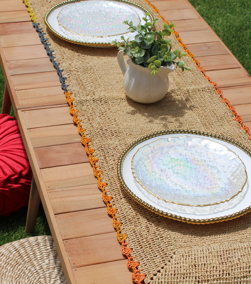 Aura Raffia table Runner, colorful edge tabletop