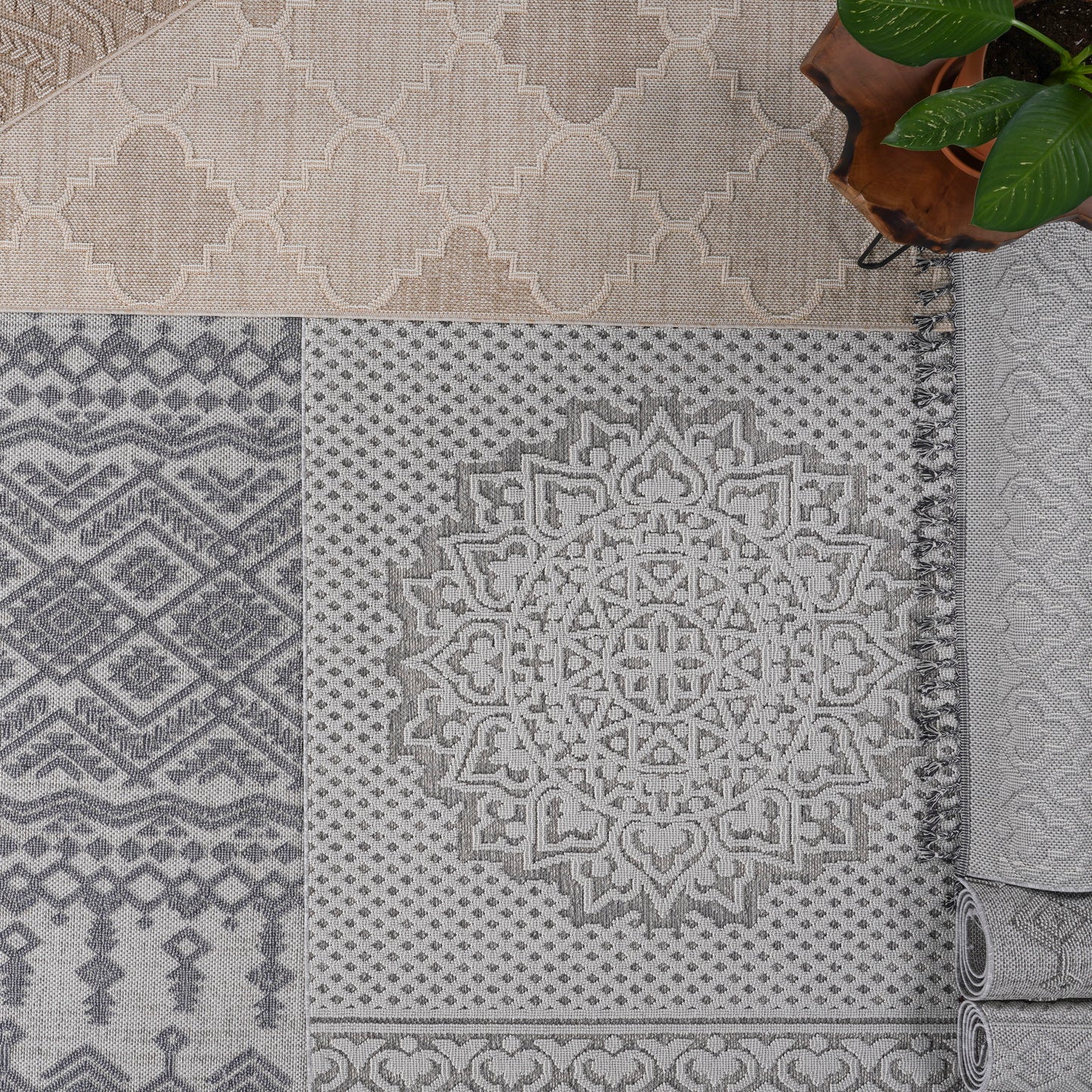 NAAR Guros Collection 8X10 Cream /Trellis Indoor/Outdoor Area Rug