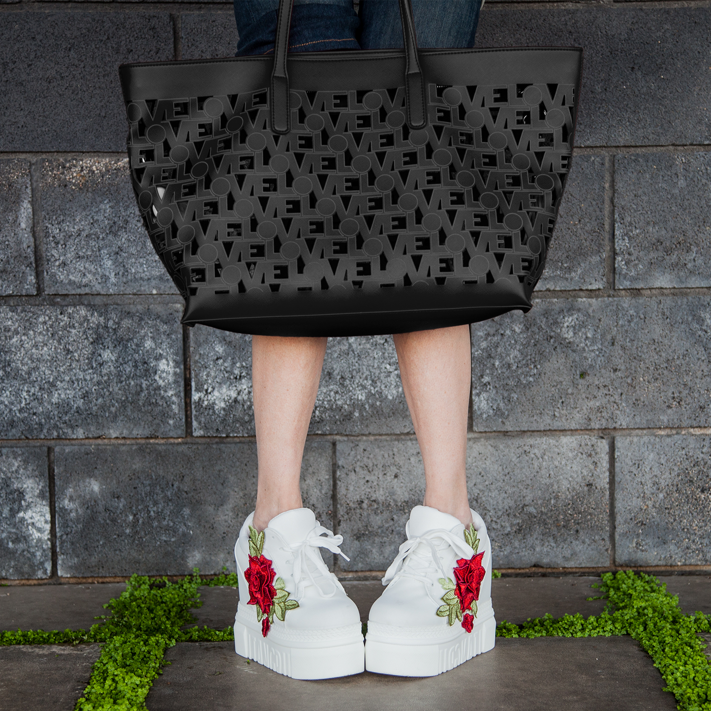 LOVE TOTE