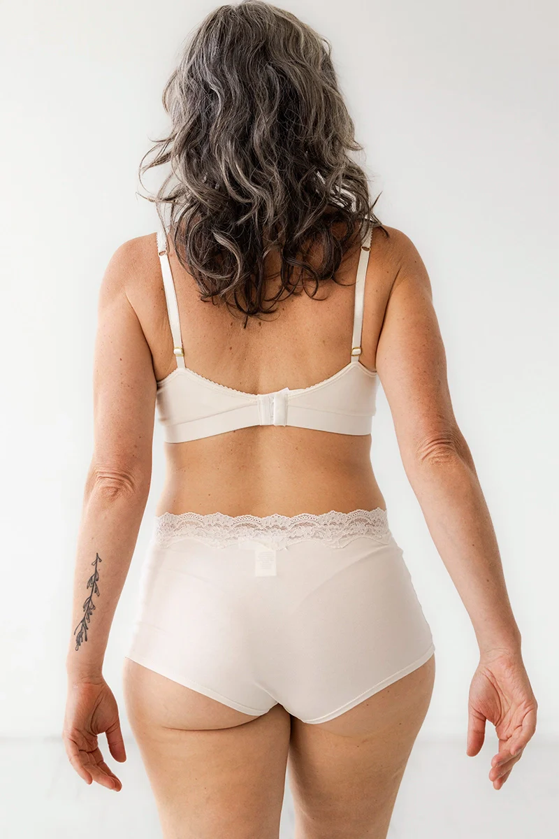 Salua Highwaisted Panty with Lace Edge