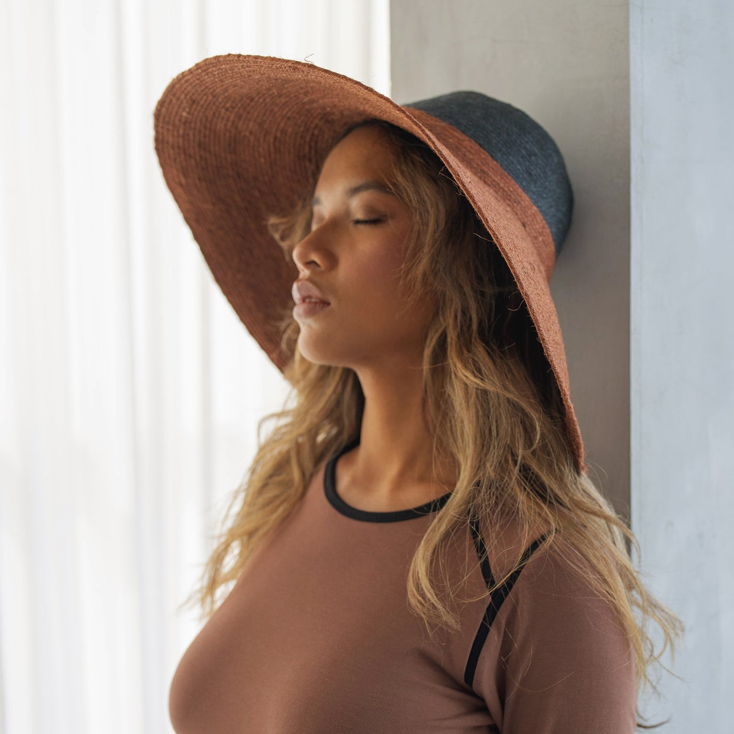 The Riri Duo Jute Straw Hat in Burnt Sienna & Black