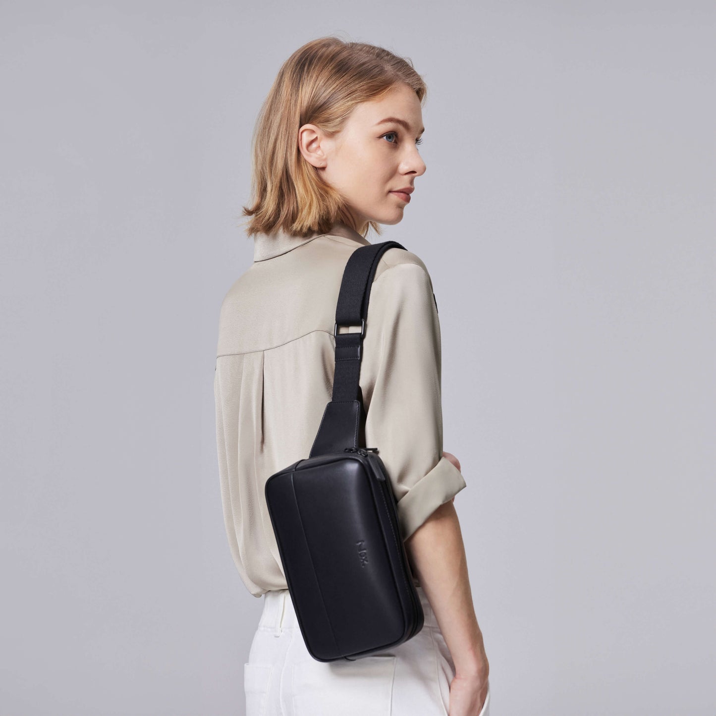 Hawaii Layover Crossbody