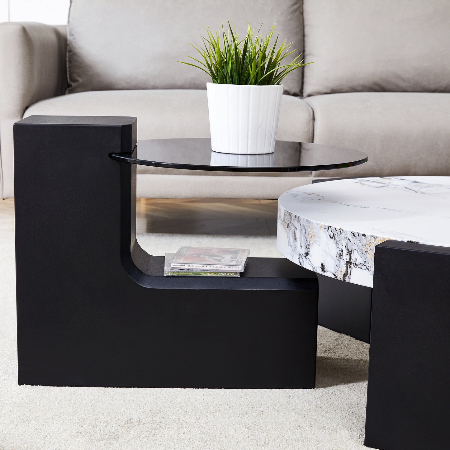 The detachable double-decker coffee table, the stylish design is more precious, and the detachable design can make the use of space more flexible and suitable for various scenes.