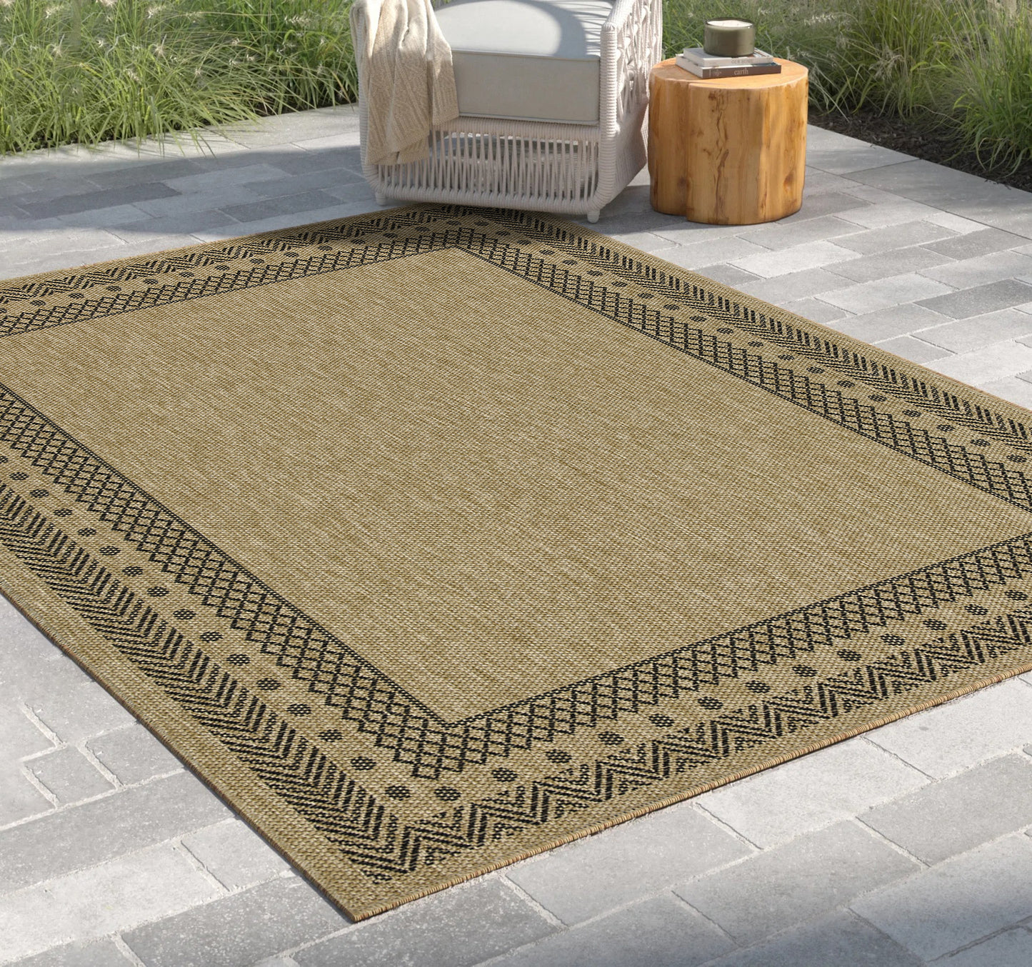 Earth GC_NTL1006 Jute/Black 2 ft. 7 in. x 7 ft. 3 in. Indoor/Outdoor Area Rug