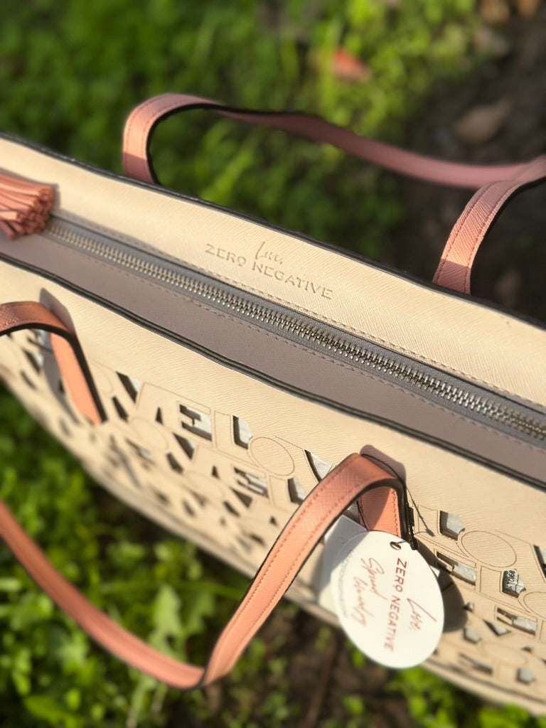 LOVE TOTE